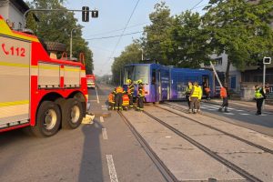 Vykolejení tramvaje v Ostravě.
Zdroj: HZS MSK