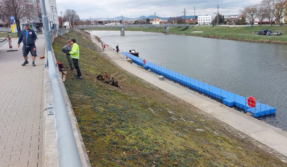 Lodím v Uherském Hradišti slouží od letoška nové molo. Pramen: ŘVC