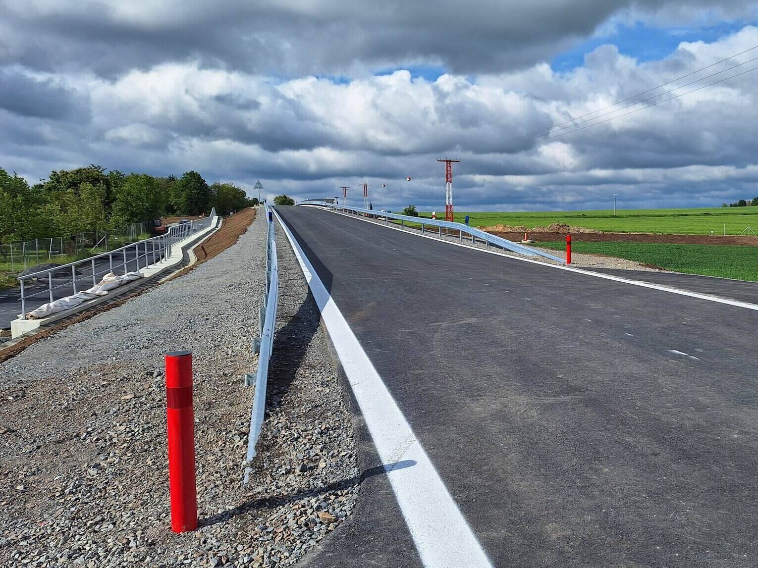Nový most přes budoucí dálnici D35 u Olomouce. Foto: ŘSD