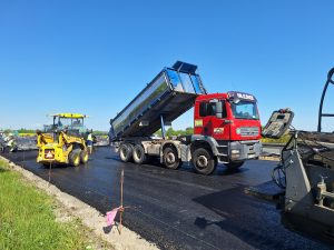 Na 11. kilometru dálnice D6 u Unhoště na Kladensku finišuje instalace vysokorychlostních vah. Foto: ŘSD