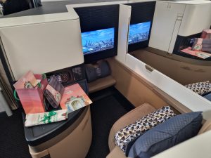 Byznys třída v Boeingu 787 Dreamliner aerolinek Etihad. Foto: Zdopravy.cz
