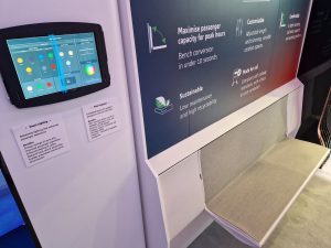 Sklopná lavice pro nové vlaky metra Alstom. Foto: Zdopravy.cz / Jan Nevyhoštěný