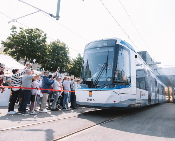 První vlakotramvaj pro Saarbahn. Foto: Stadler Rail