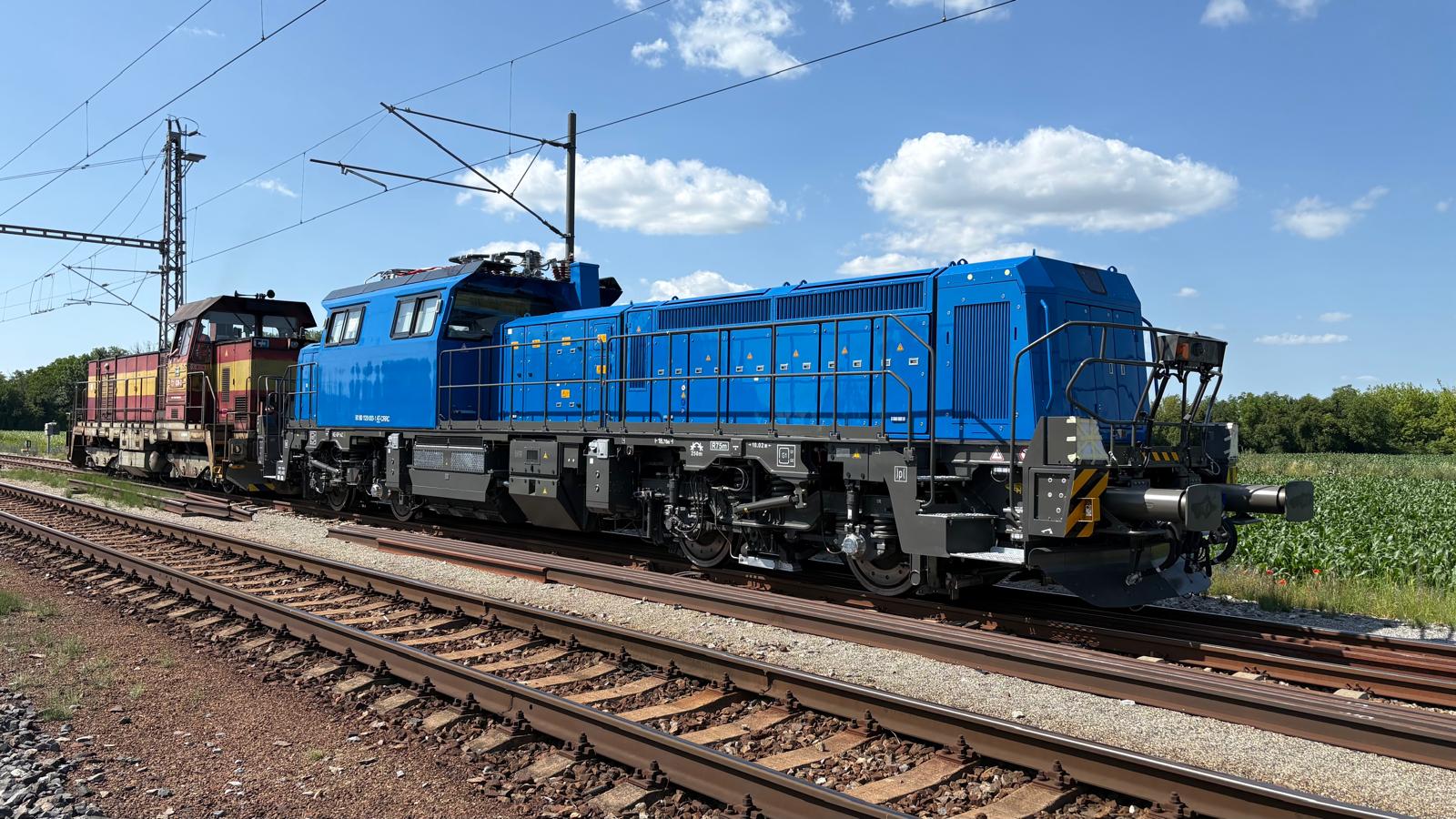 Lokomotiva Vossloh Modula EBB ve Velimi. Foto: VUZ