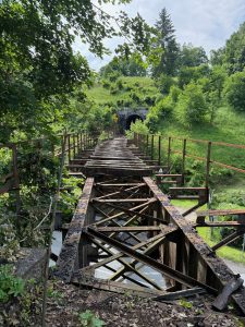 Práce na proměně trati Loket předměstí - Horní Slavkov na cyklostezku. Foto: Chládek & Tintěra Litoměřice