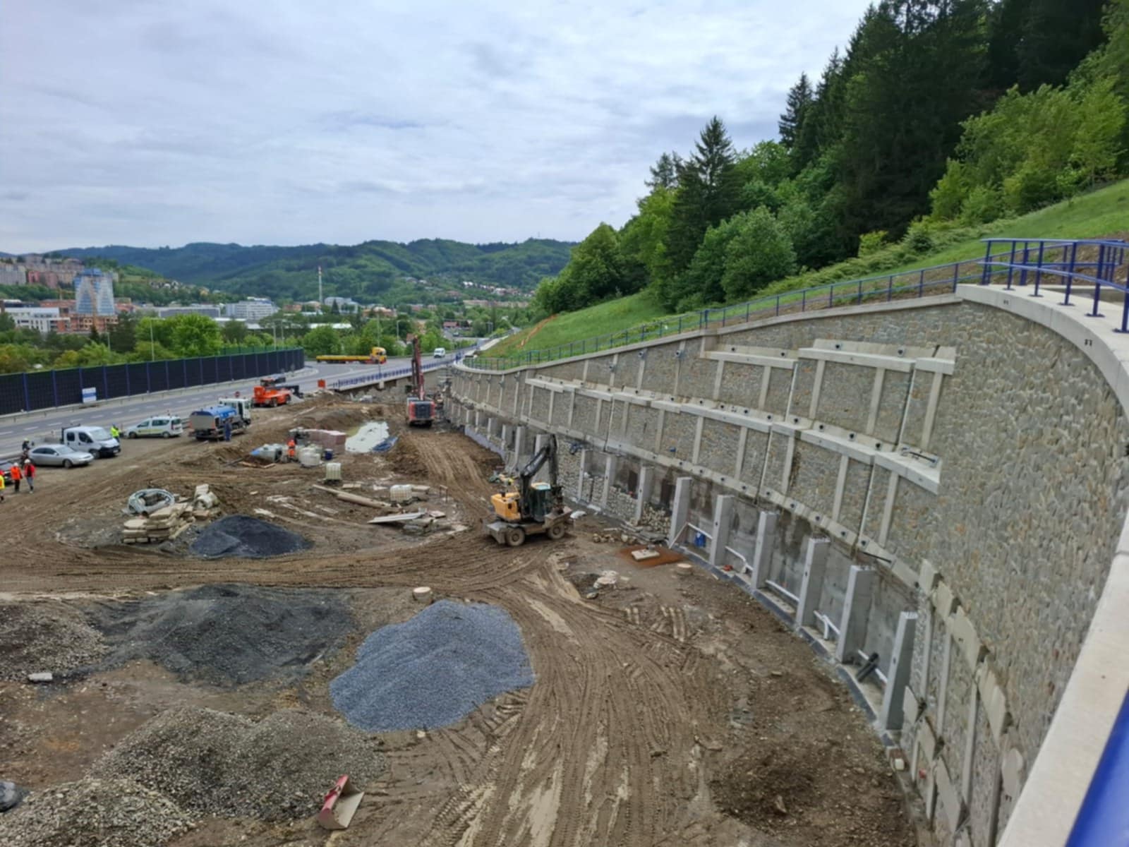 Práce na úpravě křižovatky I/57 a I/69 ve Vsetíně. Foto: ŘSD