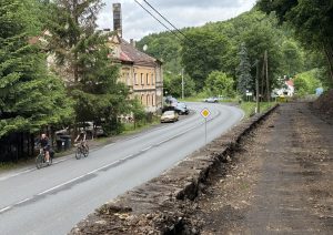 Práce na proměně trati Loket předměstí - Horní Slavkov na cyklostezku. Foto: Chládek & Tintěra Litoměřice