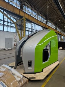 Výroba elektrických jednotek pro RegioJet v barvách Dopravy Ústeckého kraje. Foto: Tomáš Rieger