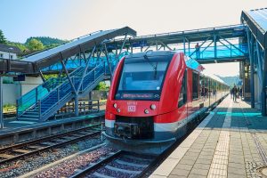 Jednotka Alstom Lint (BR620) ve stanici Gerolstein na Eifelstrecke. Foto: DB InfraGO