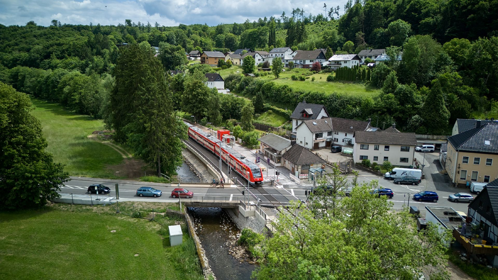 Jednotka Alstom Lint (BR620) ve stanici Urft na Eifelstrecke. Foto: DB InfraGO