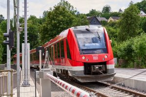 Jednotka Alstom Lint (BR620) ve stanici Urft na Eifelstrecke. Foto: DB InfraGO