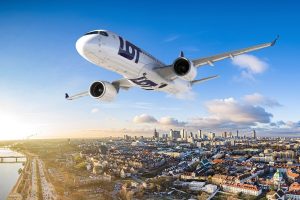 Airbus A220 v barvách letecké společnosti LOT Polish Airlines.
Zdroj: LOT Polish Airlines