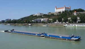 Loď RIO 2 společnosti EVD-Sped. v Bratislavě. Pramen: EVD