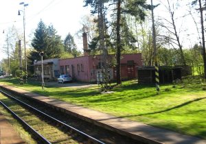 Železniční stanice Roudná v dobách provozu. Autor: Martin Vrut – Vlastní dílo, CC BY 3.0, https://commons.wikimedia.org/w/index.php?curid=89339955