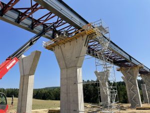 Estakáda Zdíky na stavbě D3 (červen 2025). Autor: Zdopravy.cz/Jan Šindelář