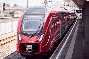 Jednotka Stadler KISS (railjet) pro ÖBB. Foto: Mark Knopp / ÖBB