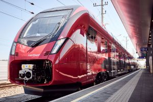 Jednotka Stadler KISS (railjet) pro ÖBB. Foto: Mark Knopp / ÖBB