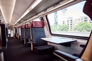 1. třída v jednotce Stadler KISS (railjet) pro ÖBB. Foto: Mark Knopp / ÖBB