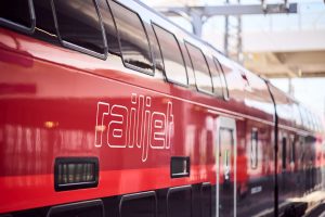 Jednotka Stadler KISS (railjet) pro ÖBB. Foto: Mark Knopp / ÖBB