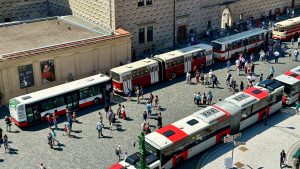 Historický průvod autobusů ke 100 letům provozu v Praze. Foto: DPP / Daniel Šabík
