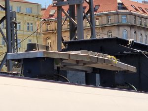 Anténa satelitního internetu Starlink na jednotce InterPanter. Foto: Zdopravy.cz
