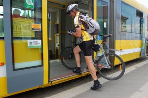 Přeprava jízdních kol v tramvaji v Plzni. Foto: plzen.eu
