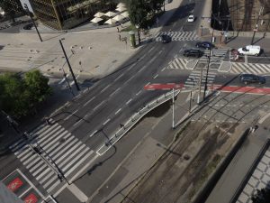 Křižovatka Legerovy a Vinohradské ulice, kde vznikne nové tramvajové propojení. Foto: Ropid