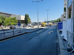 Odklonění magistrály kvůli výstavbě nové tramvajvé trati Muzeum. Foto: DPP