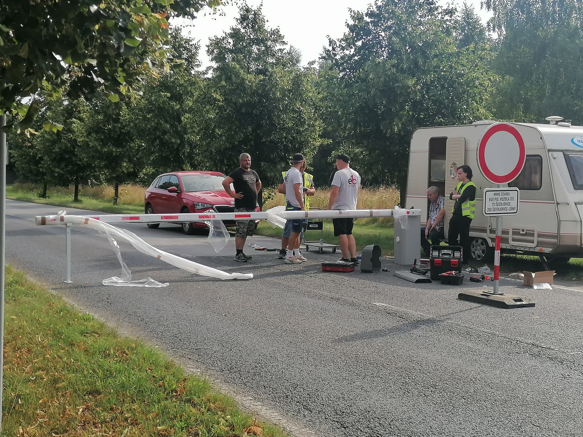 Uzavírka mezi Klánovicemi a Šestajovicemi. Foto: Vivat Klánovice