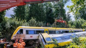 Vyprošťování vykolejeného vlaku u Riedlingenu. Foto: Thomas Niedermüller / Deutsche Bahn