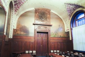 Jižní křídlo Fantovy budovy, které čeká kompletní rekonstrukce. Foto: Zdopravy.cz