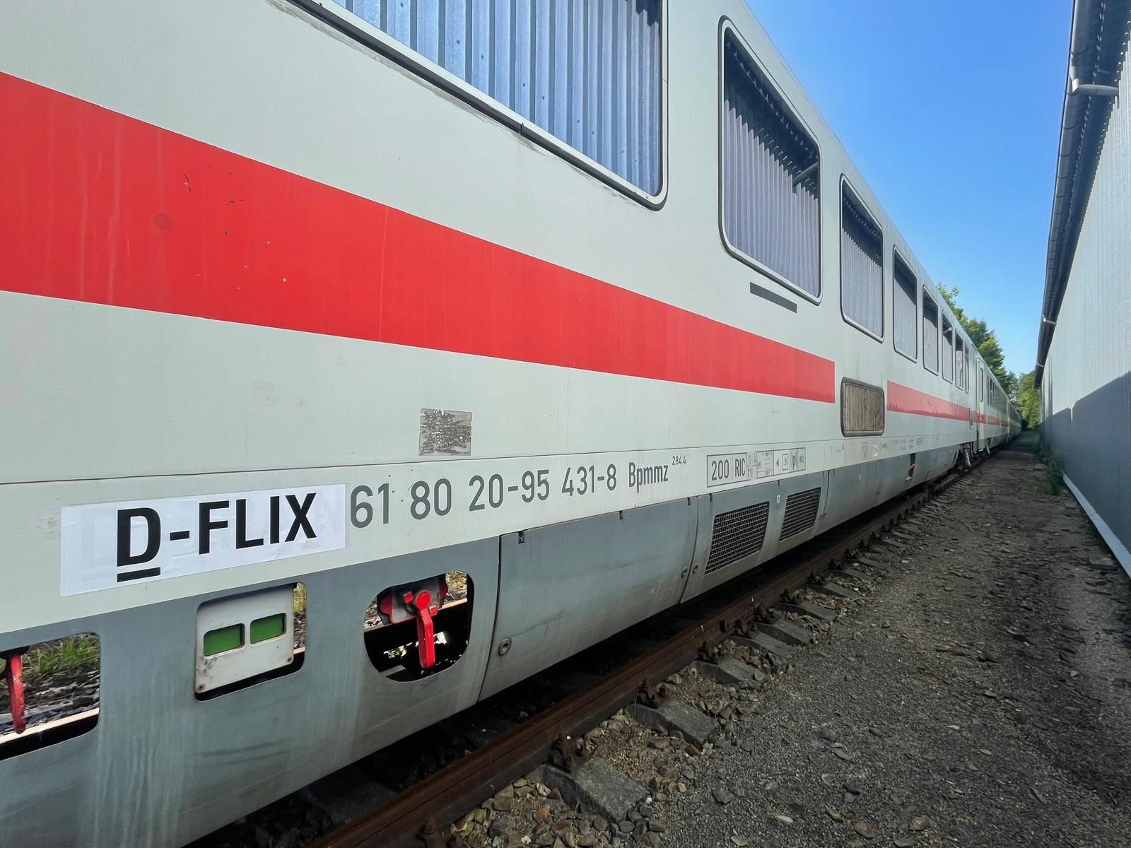 Konec vlečky na Letišti České Budějovice s vagony FlixTrainu. Autor: Zdopravy.cz/Jan Šindelář