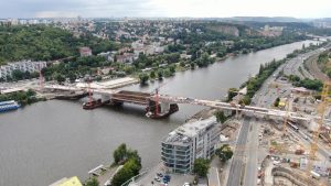 Dvorecký most (stav výstavby v červenci 2025). Foto: Metrostav