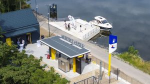 Čerpací stanice pro lodě v Roudnici nad Labem. Pramen: ŘVC