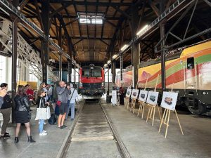 ZSSK představila polepy lokomotiv se slovenskými vrcholy Zdroj: ZSSK