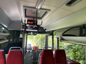Interiér autobusu Iveco Crossway společnosti Arriva na lince 630. Autor: Zdopravy.cz/Ondřej Kubala