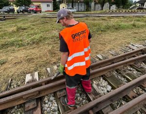 Práce na obnově úzkokolejek, víkend 26. a 27 července 2025. Pramen: Gepard Express