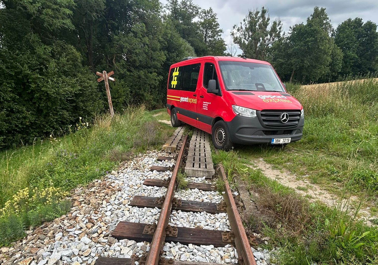 Práce na obnově úzkokolejek, víkend 26. a 27 července 2025. Pramen: Gepard Express