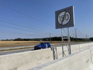 Proměnlivé značky umožní na D3 rychlost 150 km/h. Autor: Zdopravy.cz/Jan Šindelář
