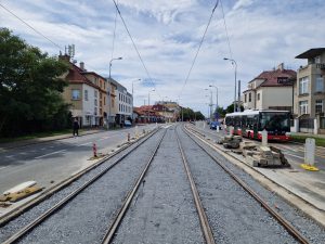 Rekonstrukce tramvajové trati na Bílé hoře v Praze (stav 7. 7. 2025). Foto: Zdopravy.cz