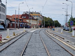 Rekonstrukce Karlovarské ulice v Praze (stav 7. 7. 2025). Foto: Zdopravy.cz