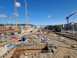 Rekonstrukce Smíchovského nádraží (stav v srpnu 2025). Foto: Zdopravy.cz / Jan Nevyhoštěný