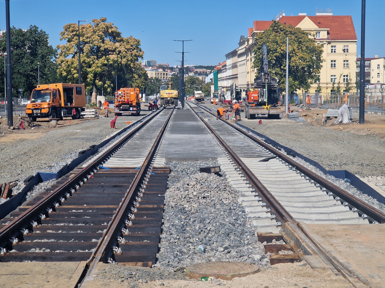 Rekonstrukce a narovnání tramvajové trati u pražského výstaviště. Foto: Zdopravy.cz