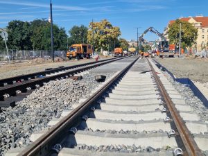 Rekonstrukce a narovnání tramvajové trati u pražského výstaviště. Foto: Zdopravy.cz