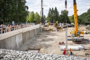 Výstavba parkovacího domu v areálu ostravské Fakultní nemocnice.
Zdroj: FNO