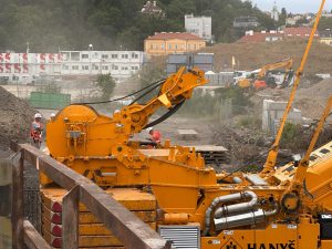 Demontáž železničního mostu Hřebík na pražském Smíchově. Foto: TSK