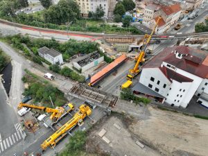 Demontáž železničního mostu Hřebík na pražském Smíchově. Foto: TSK