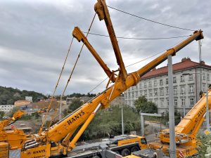 Demontáž železničního mostu Hřebík na pražském Smíchově. Foto: TSK