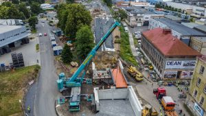 Instalace nového mostu v Chrastavě na trati do Hrádku nad Nisou. Jde o součást modernizace stanic Chrastava a Hrádek nad Nisou. Foto: Pavel Švestka s. r. o.