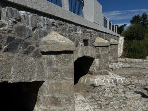 Opravený kamenný most přes Pilský potok v Dobříši. Foto: KSÚS